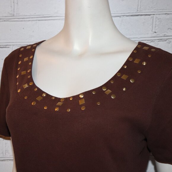 🤎✨👕 C.B. Casual Tee · Gold Studded Neckline · Size L - Picture 3 of 6